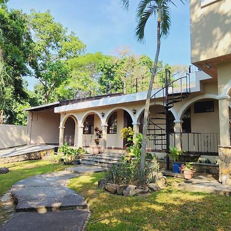 Camilas Hotel San Pedro Sula Exterior foto
